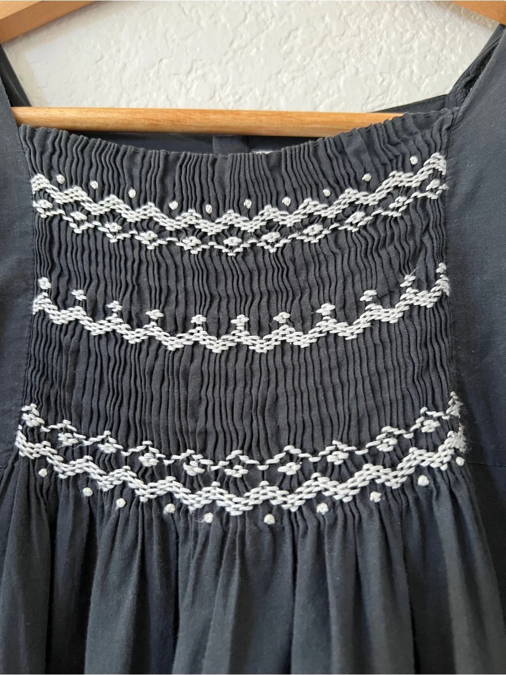 Bonpoint Paysanne Dress Girls 10Y Black Smocked Embroidered Lightweight Cotton